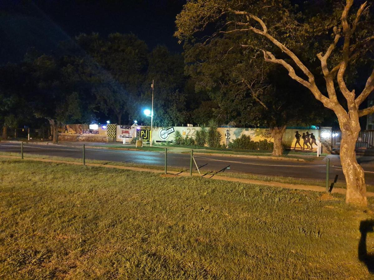 Paljas backpackers Hotell Potchefstroom Exteriör bild