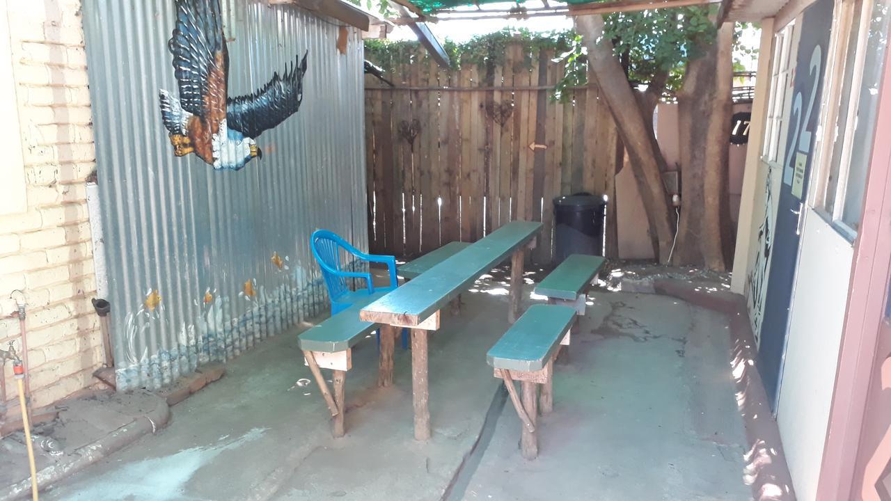 Paljas backpackers Hotell Potchefstroom Exteriör bild