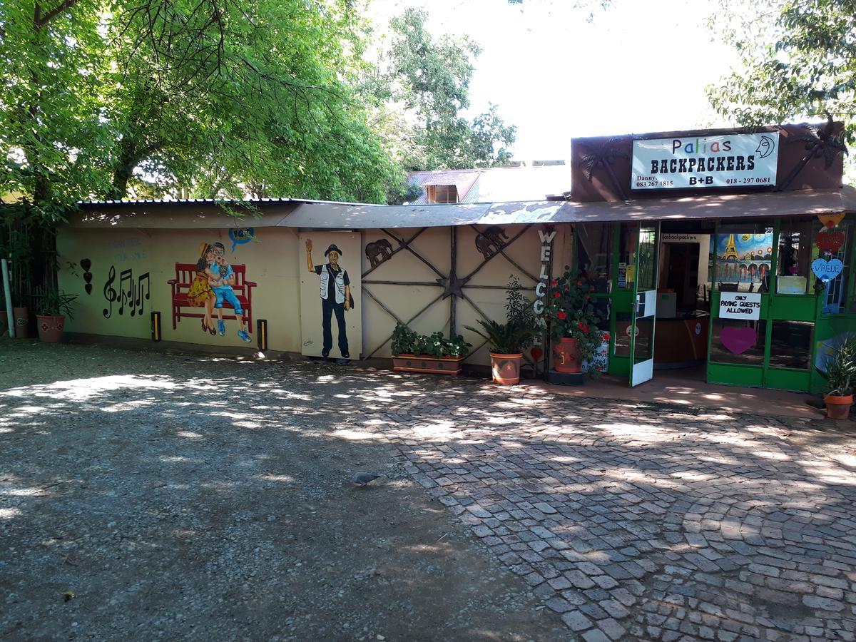 Paljas backpackers Hotell Potchefstroom Exteriör bild
