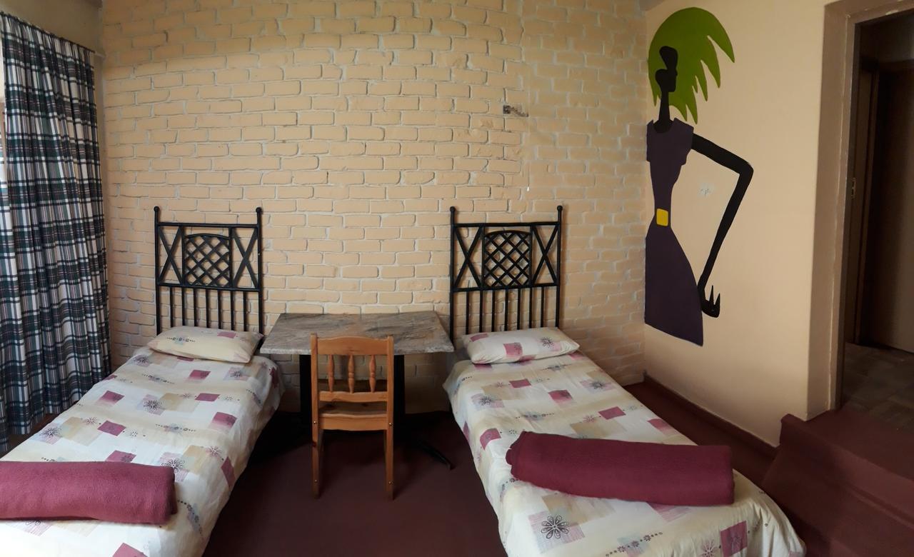 Paljas backpackers Hotell Potchefstroom Exteriör bild
